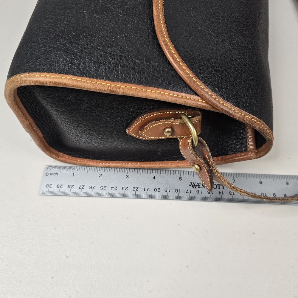 DOONEY & BOURKE Shoulder Bag Leather All Weather VTG Essex Black Tan Ships FAST - Picture 10 of 17